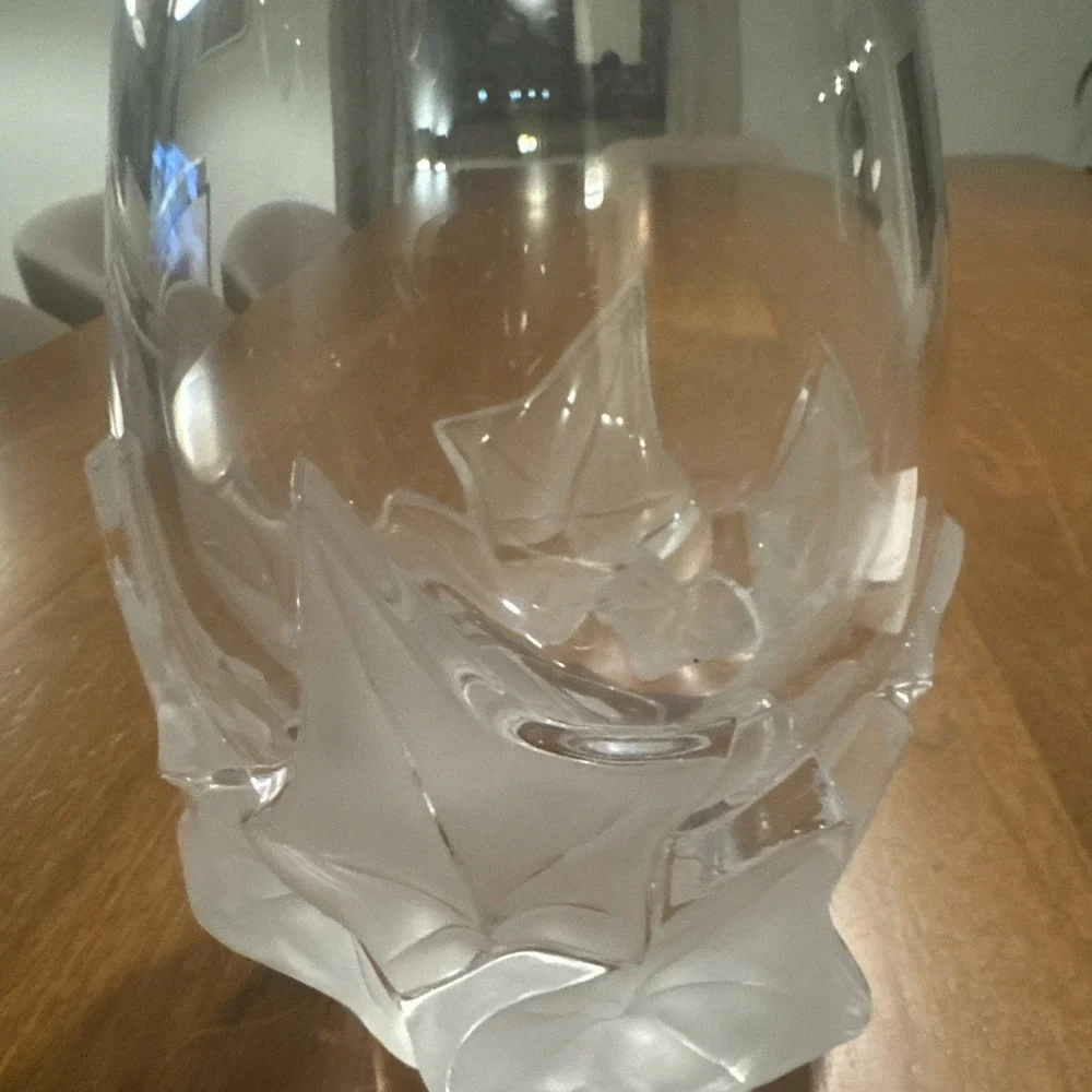Lalique Crysal Hedera Vase With Moulded Ivy Leaves Decoration @1976 EUC